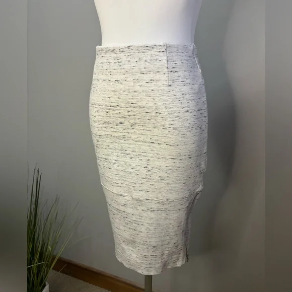 Aritzia Wilfred Pencil Skirt with Side Zippers - Picture 2 of 9